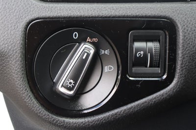 2018 Volkswagen Golf R DCC & Navigation 4Motion