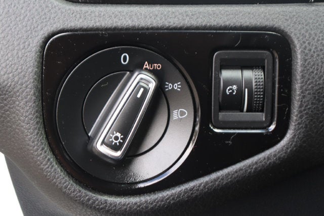 2018 Volkswagen Golf R DCC & Navigation 4Motion