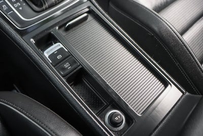 2018 Volkswagen Golf R DCC & Navigation 4Motion